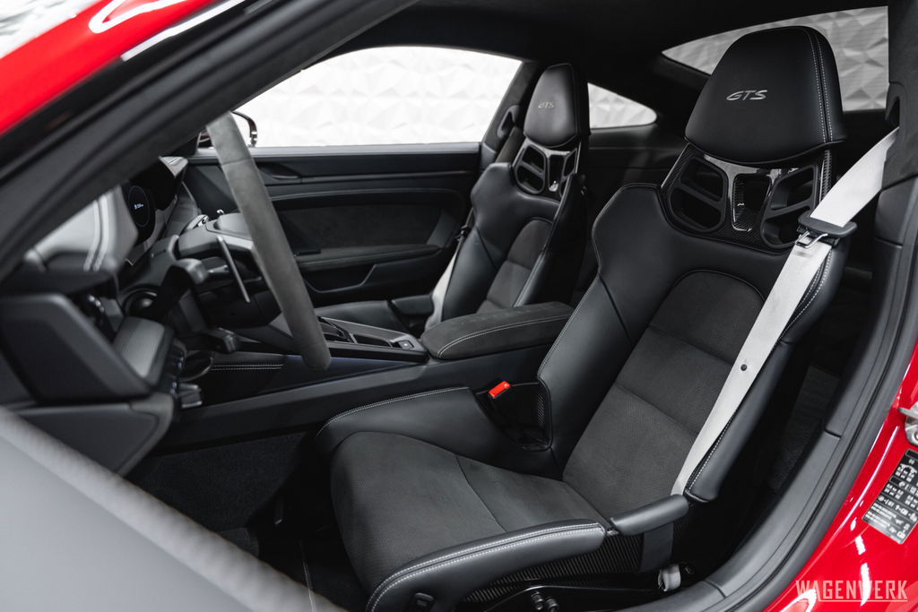 Porsche 992 Carrera GTS