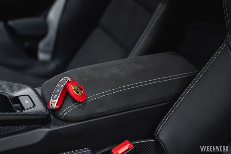 Porsche 992 Carrera GTS