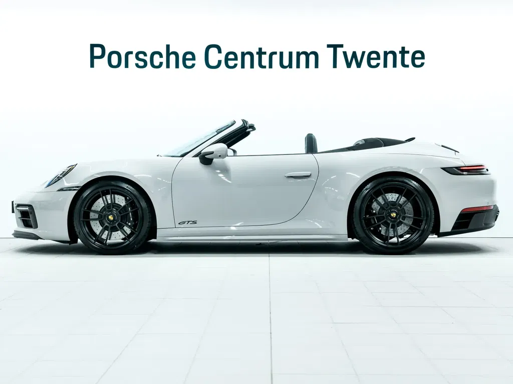 Porsche 992 Carrera 4 GTS