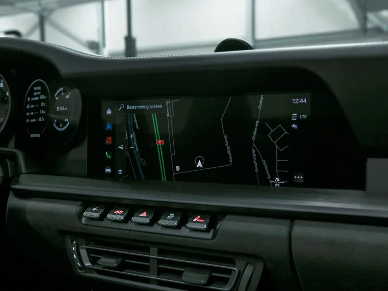 Porsche 992 Carrera 4 GTS