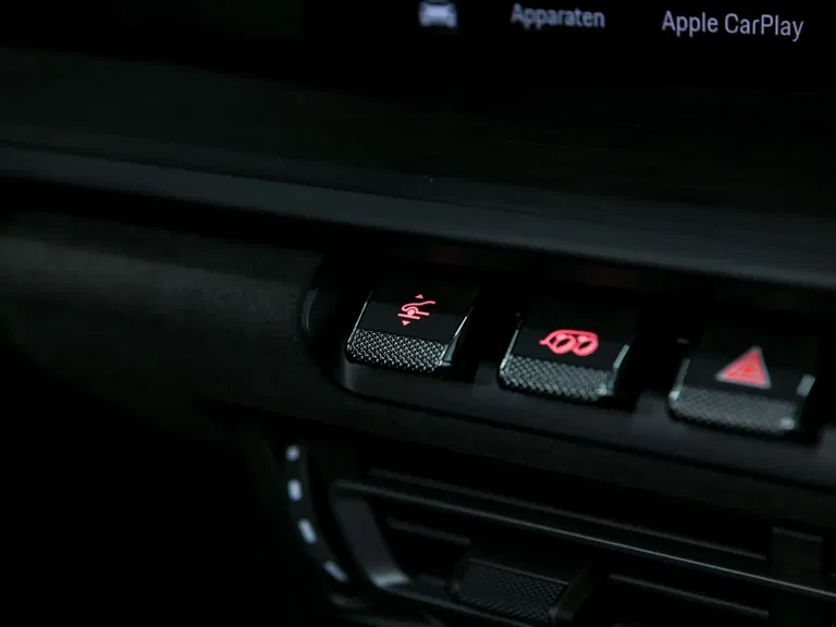 Porsche 992 Carrera 4 GTS