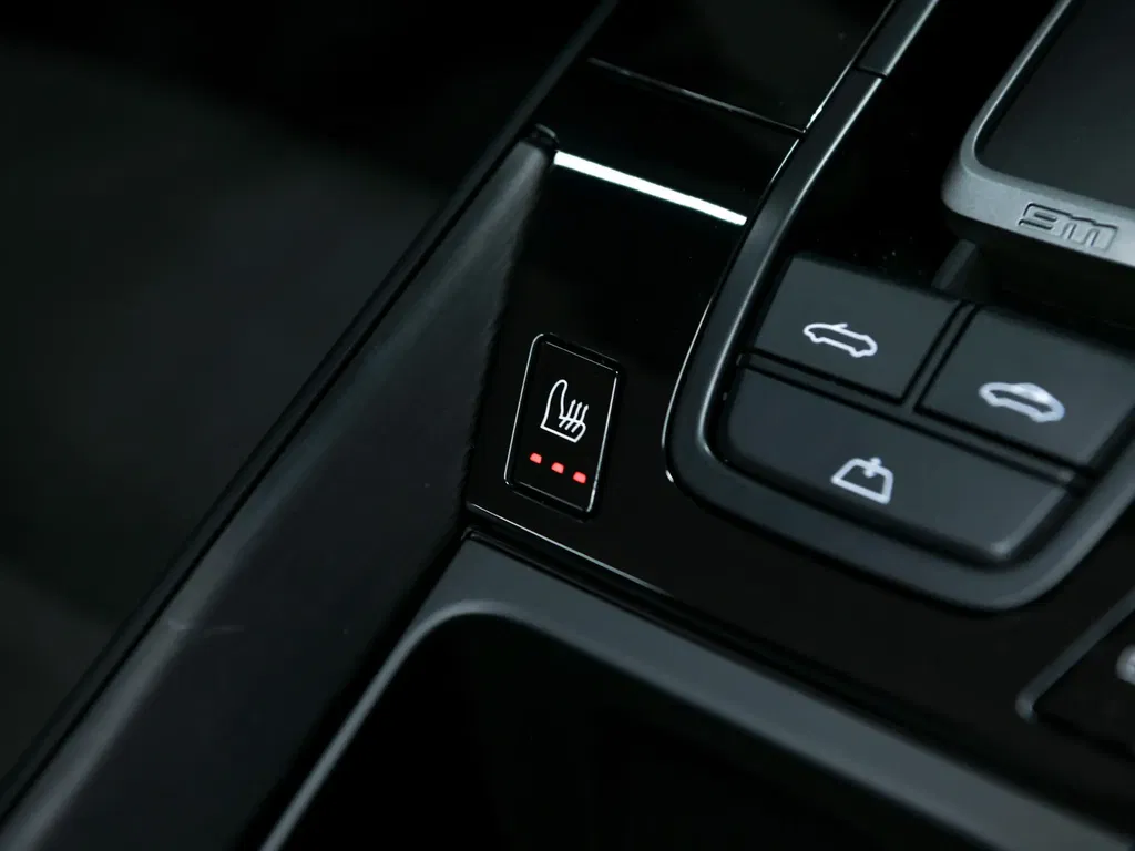 Porsche 992 Carrera 4 GTS