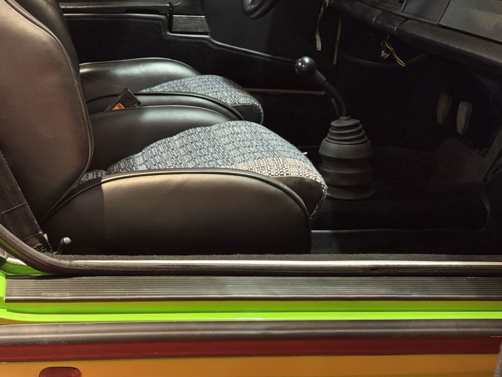 Porsche 911 Carrera 2.7