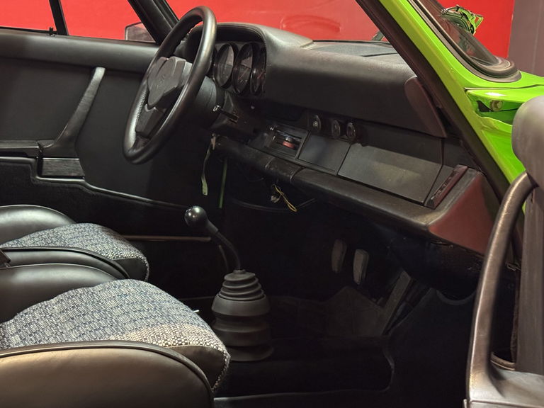 Porsche 911 Carrera 2.7