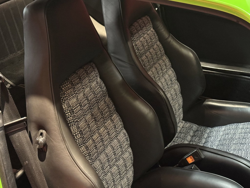 Porsche 911 Carrera 2.7