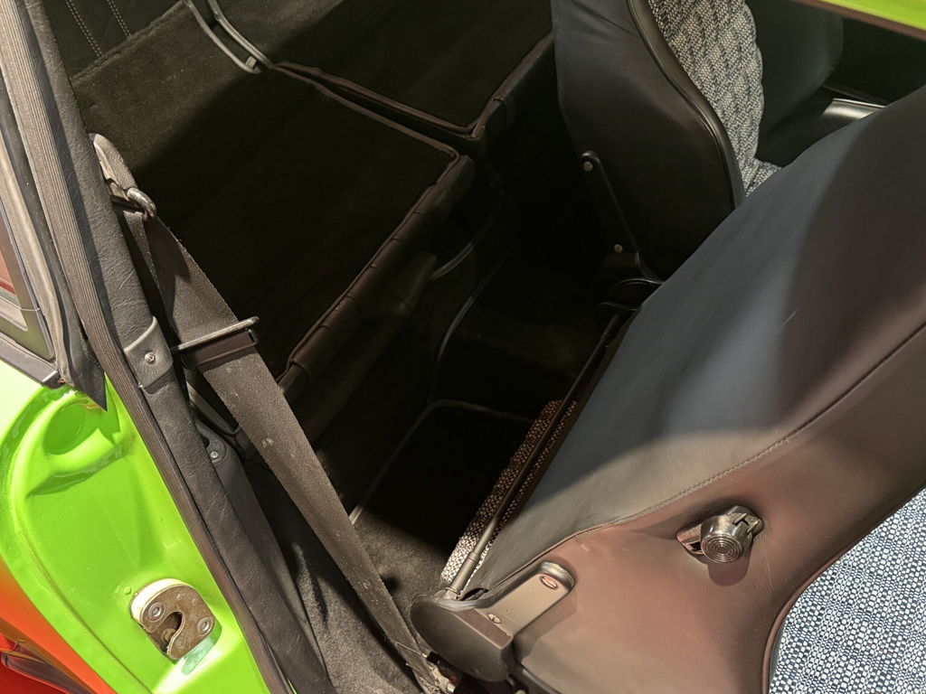 Porsche 911 Carrera 2.7