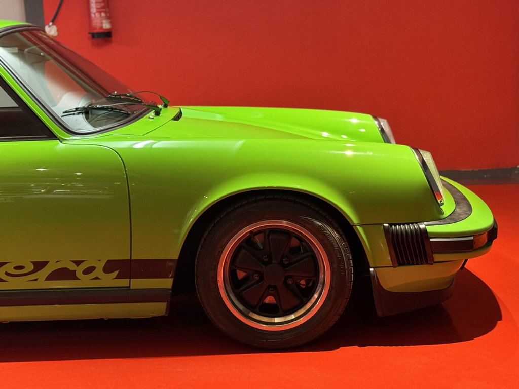 Porsche 911 Carrera 2.7