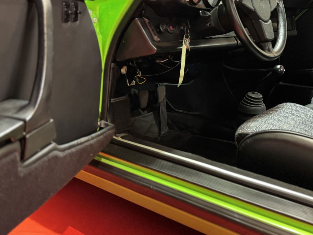 Porsche 911 Carrera 2.7