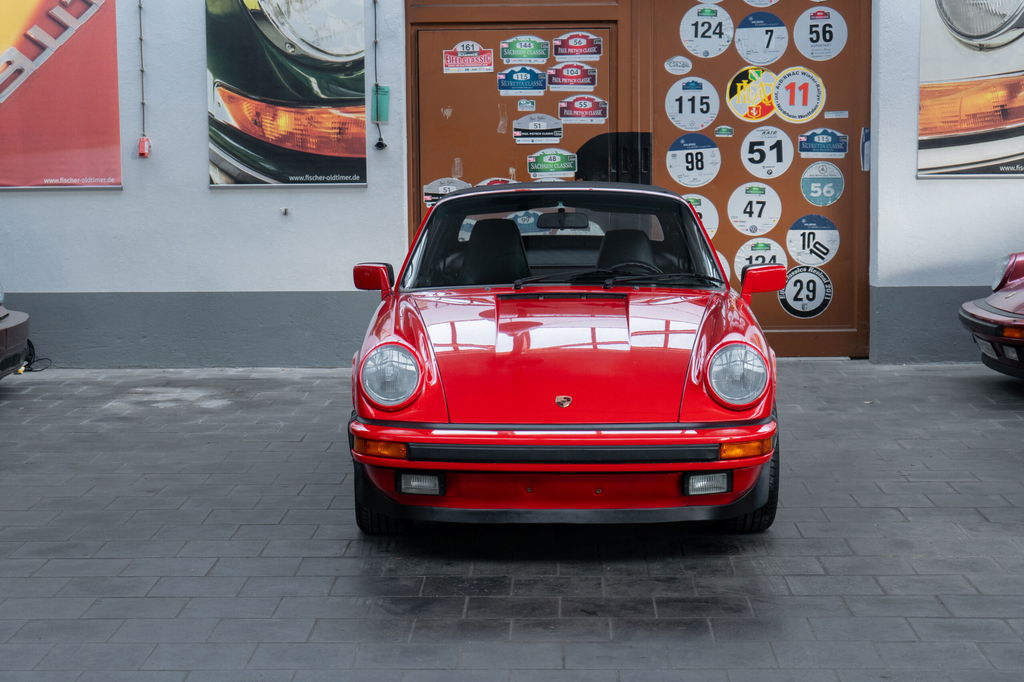 Porsche 911 Carrera 3.2 (US)