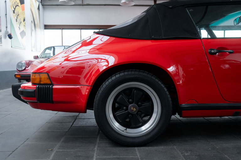 Porsche 911 Carrera 3.2 (US)