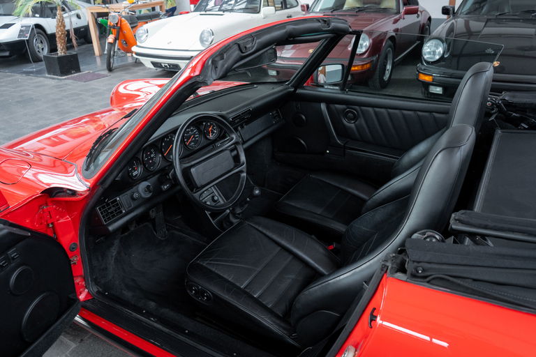 Porsche 911 Carrera 3.2 (US)