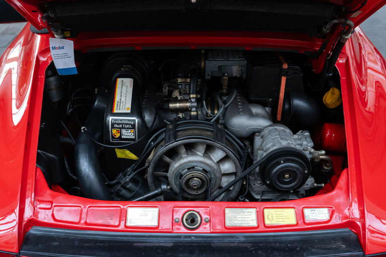 Porsche 911 Carrera 3.2 (US)