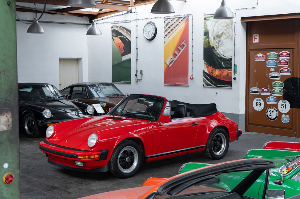 Porsche 911 Carrera 3.2 (US)