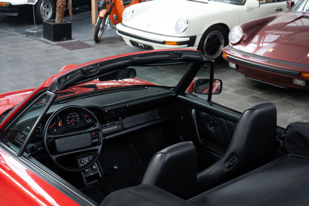 Porsche 911 Carrera 3.2 (US)