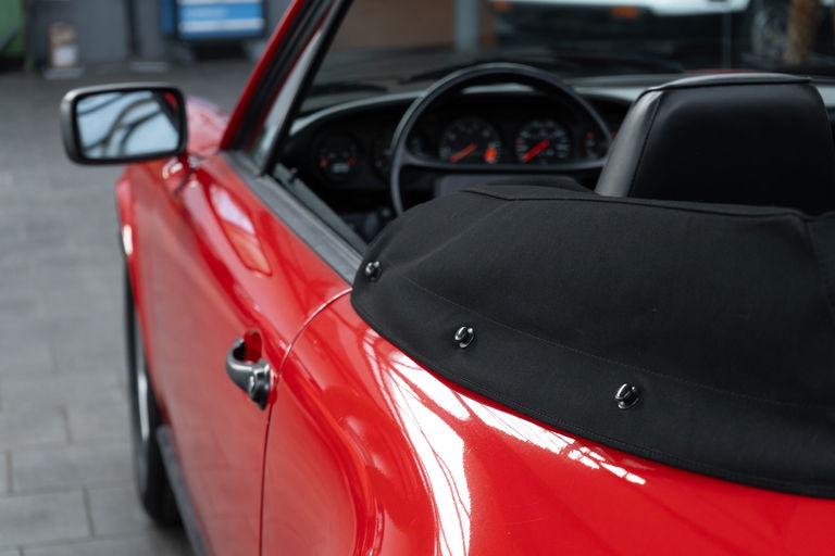 Porsche 911 Carrera 3.2 (US)