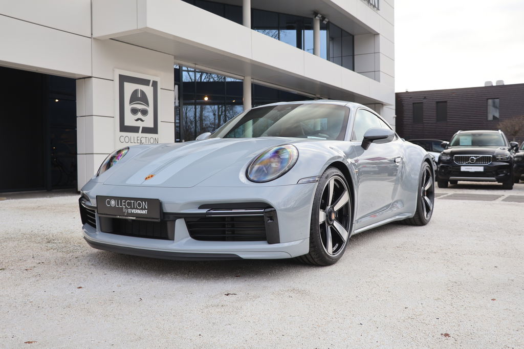 Porsche 992 Sport Classic