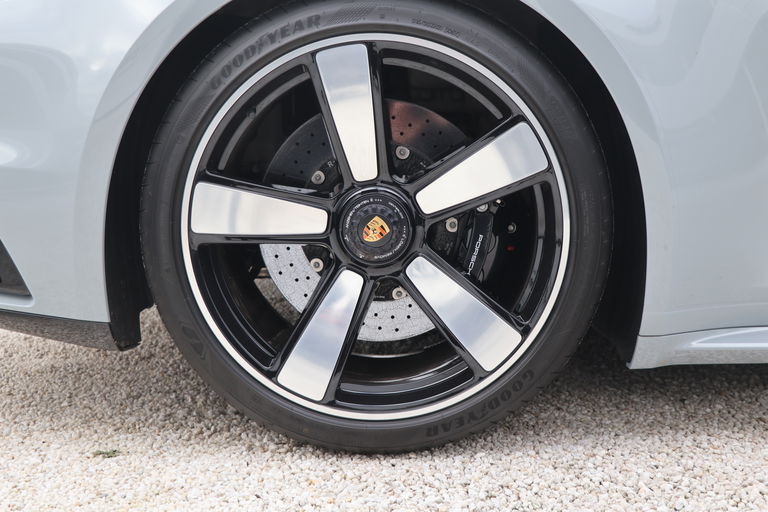 Porsche 992 Sport Classic