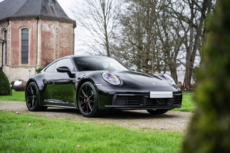 Porsche 992 Carrera 4S