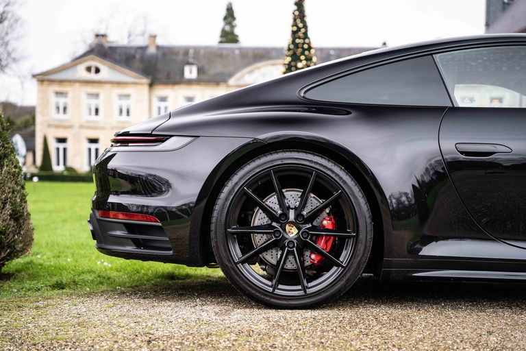 Porsche 992 Carrera 4S