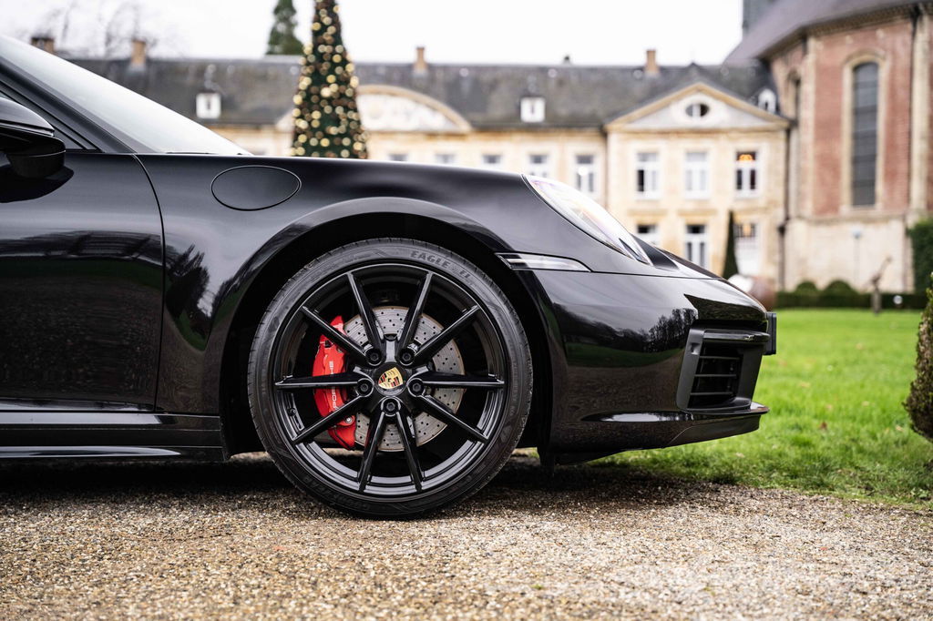 Porsche 992 Carrera 4S