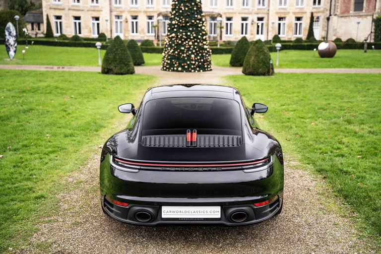 Porsche 992 Carrera 4S