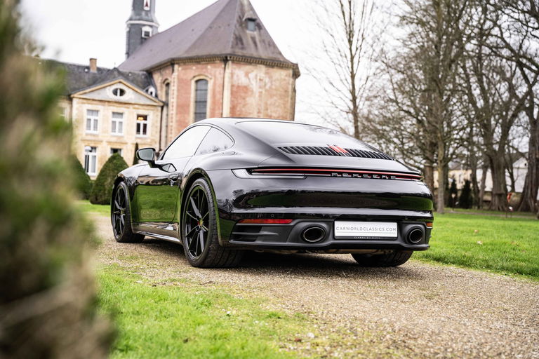 Porsche 992 Carrera 4S
