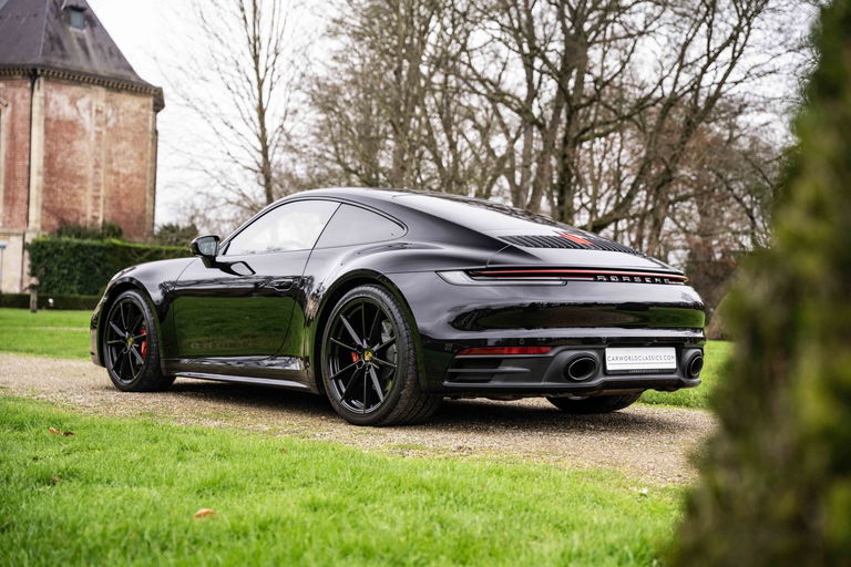 Porsche 992 Carrera 4S