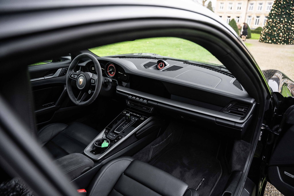 Porsche 992 Carrera 4S