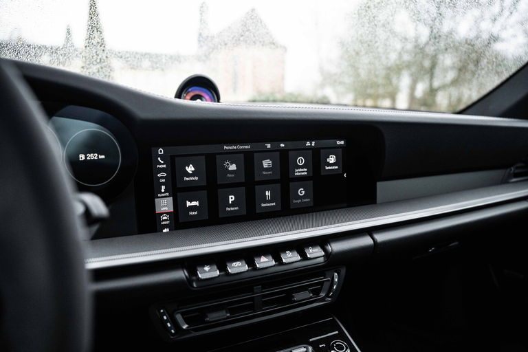 Porsche 992 Carrera 4S