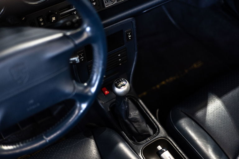 Porsche 993 Carrera 4