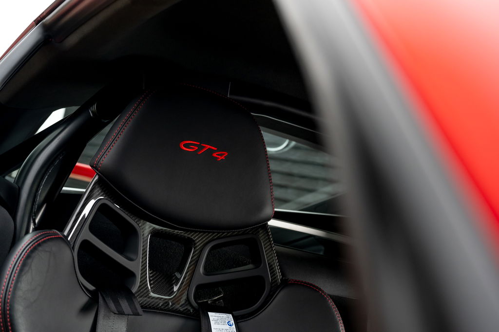 Porsche 718 Cayman GT4