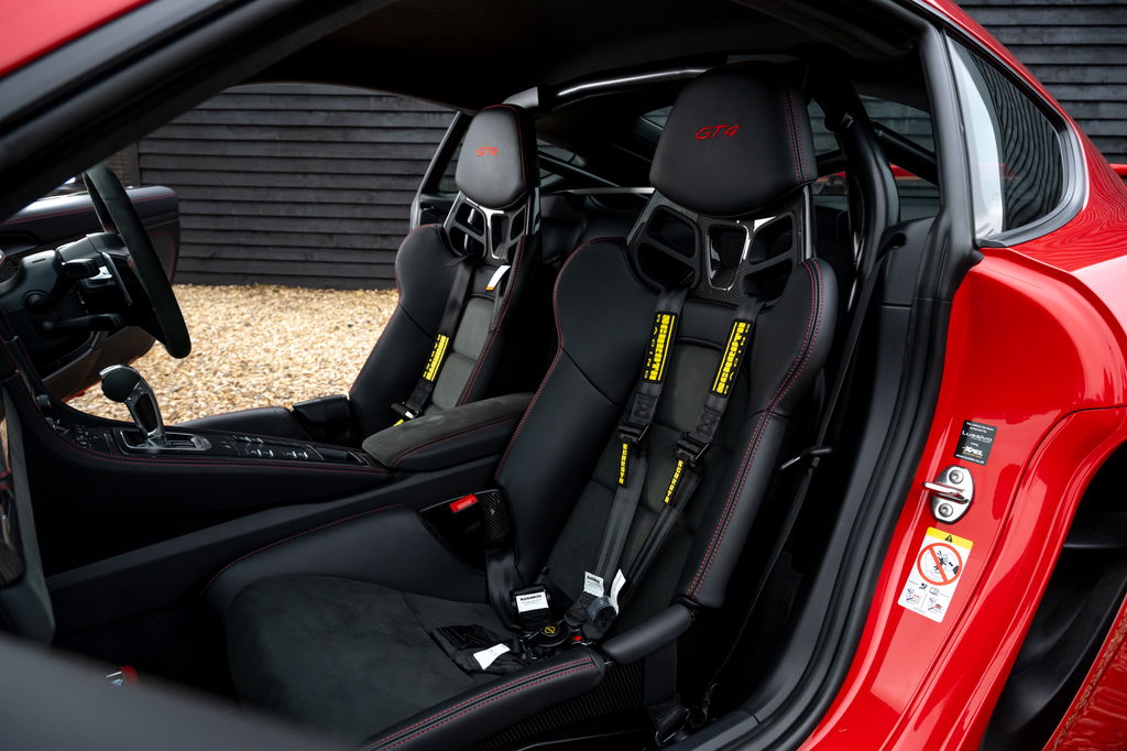 Porsche 718 Cayman GT4