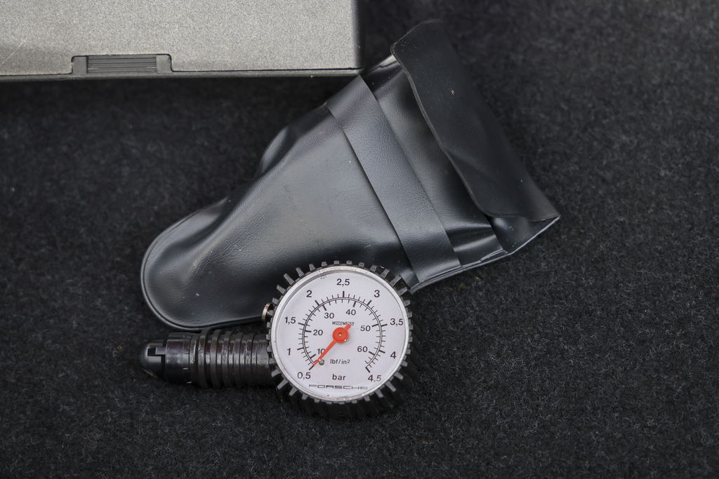 Porsche 964 Carrera 2 Speedster