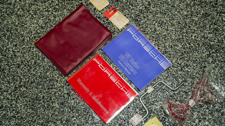 Porsche 911 Turbo 3.3 (US)