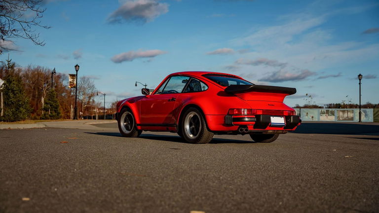 Porsche 911 Turbo 3.3 (US)