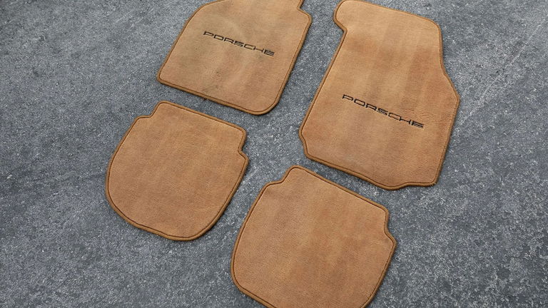 Porsche 911 Carrera 3.2 Speedster (US)