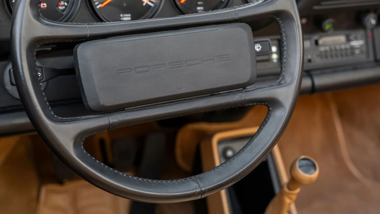 Porsche 911 Carrera 3.2 Speedster (US)