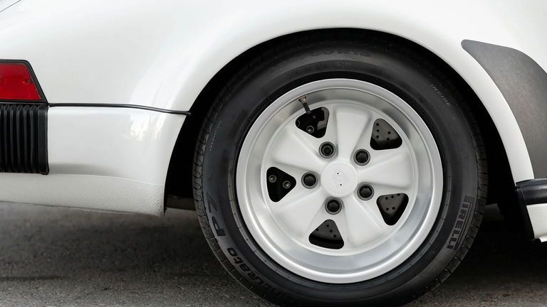 Porsche 911 Carrera 3.2 Speedster (US)