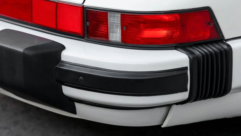 Porsche 911 Carrera 3.2 Speedster (US)