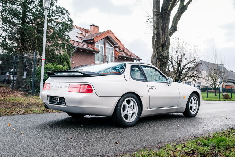 Porsche 968