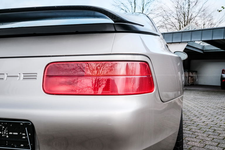 Porsche 968