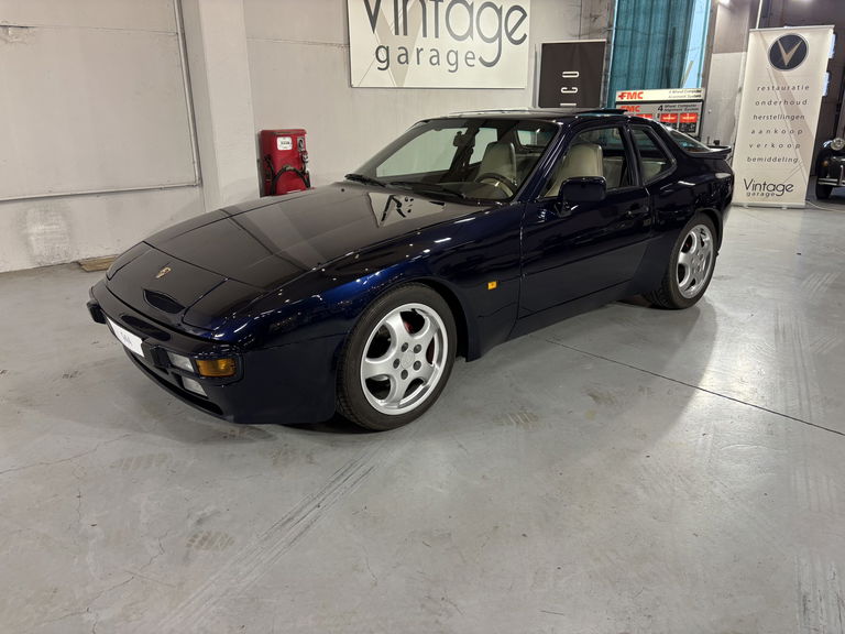 Porsche 944 Coupé
