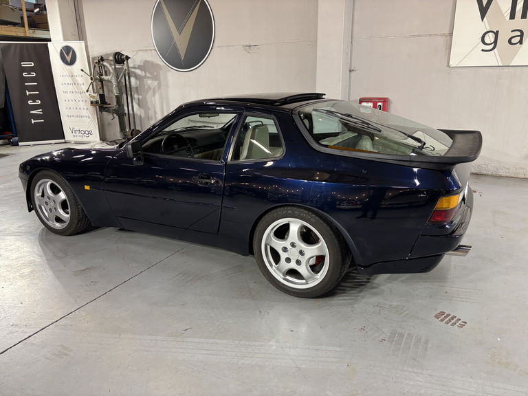 Porsche 944 Coupé