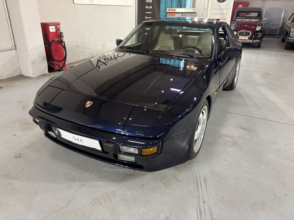 Porsche 944 Coupé