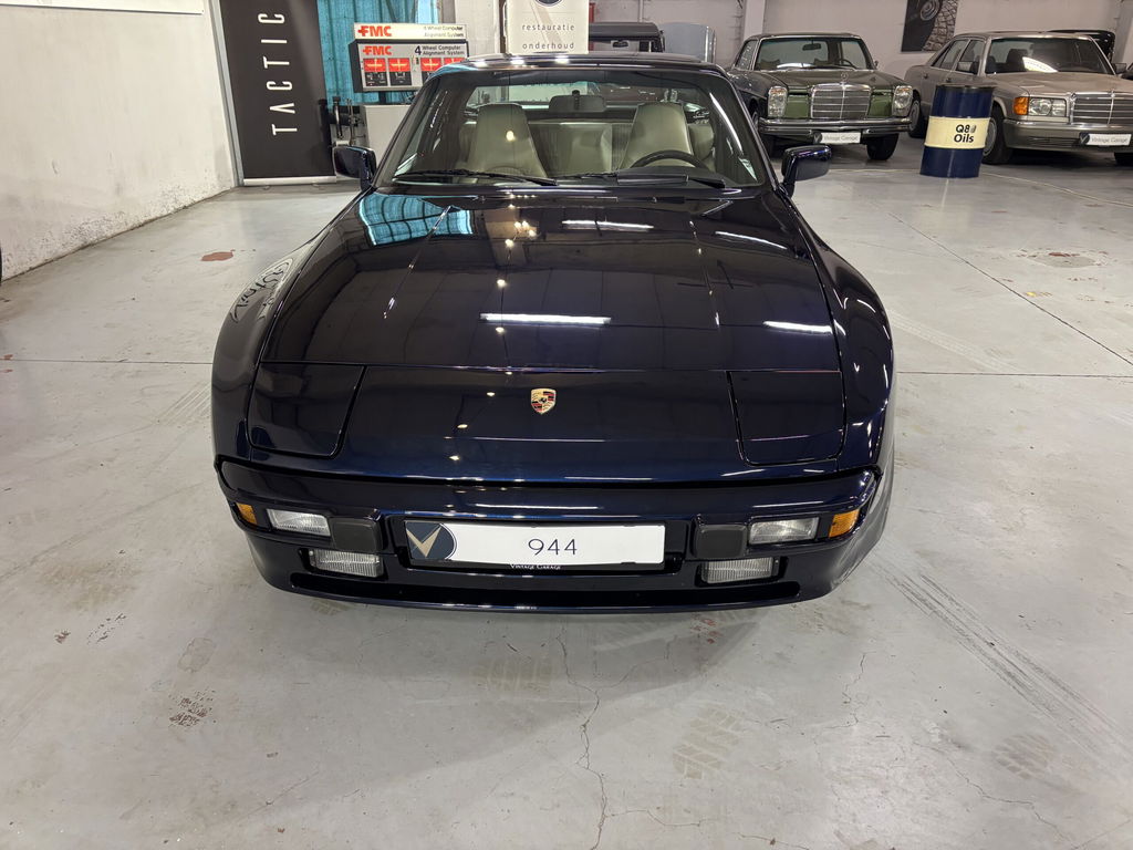 Porsche 944 Coupé