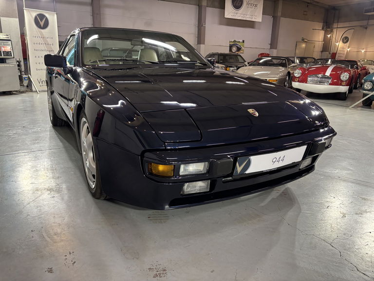 Porsche 944 Coupé