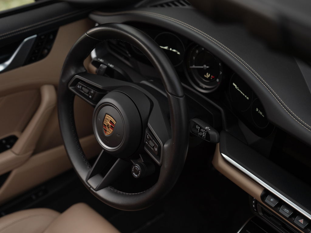 Porsche 992 Carrera 4S