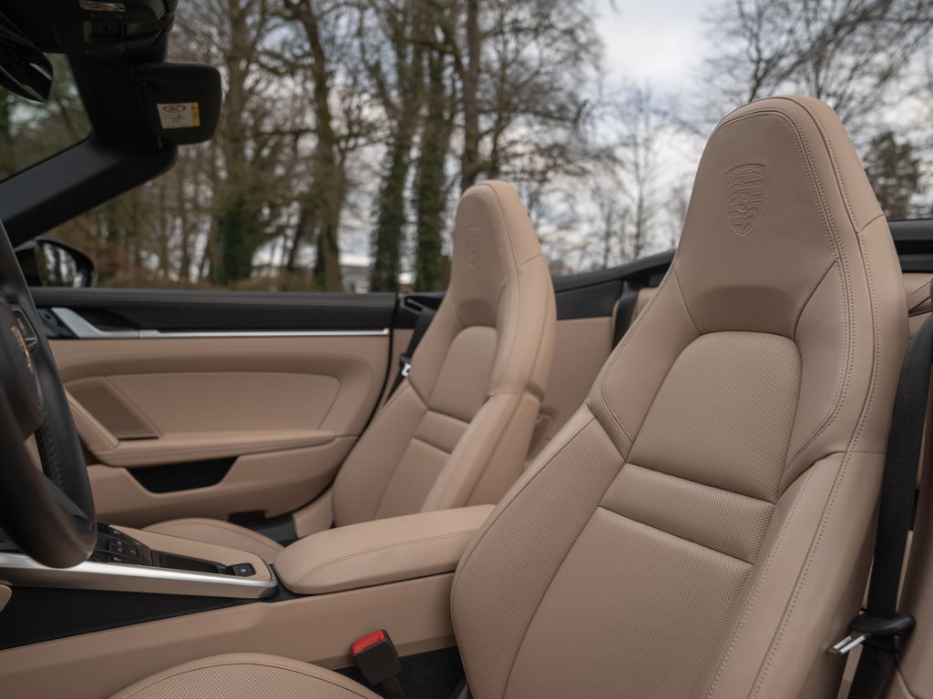 Porsche 992 Carrera 4S