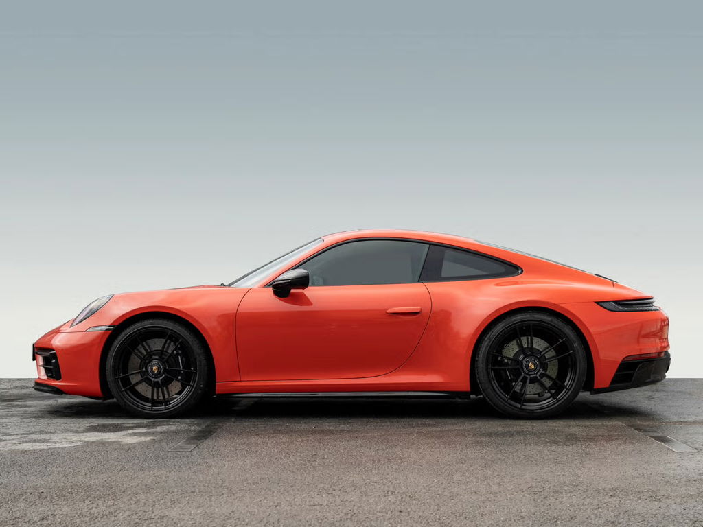 Porsche 992 Carrera 4 GTS