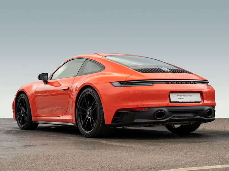 Porsche 992 Carrera 4 GTS